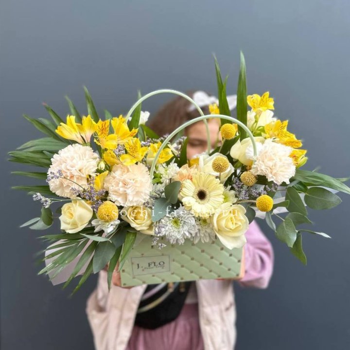 Сумочка с розами "Эпиа" в Томске