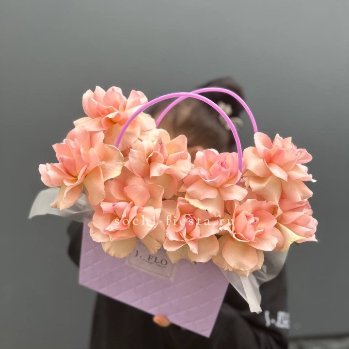 Сумочка с розами "Кети" в Томске