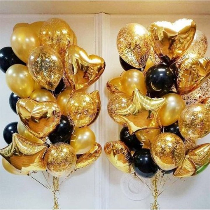 Фонтан шаров "Чёрное золото" в Томске