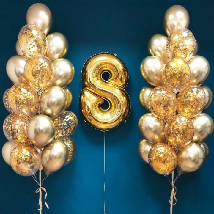 Цифра с фонтанами шаров  в Томске