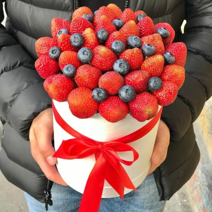 Клубничный бокс №3 в Томске