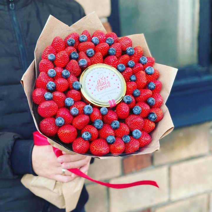 "Клубника и мёд" в Томске