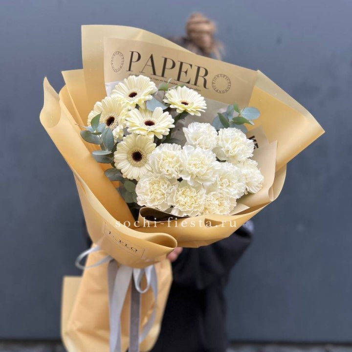  Букет с диантусами и герберами в Томске