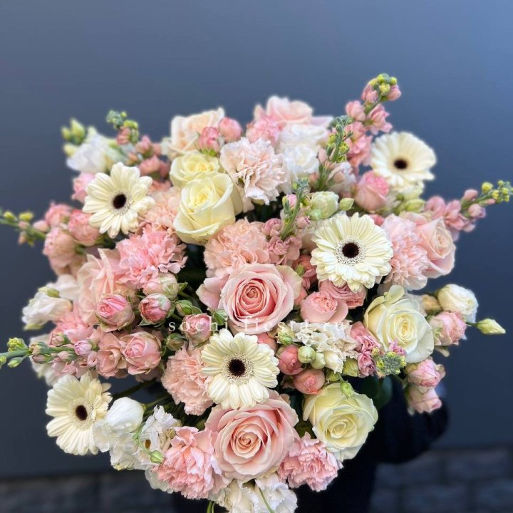 Авторский букет "Нежный" в Томске