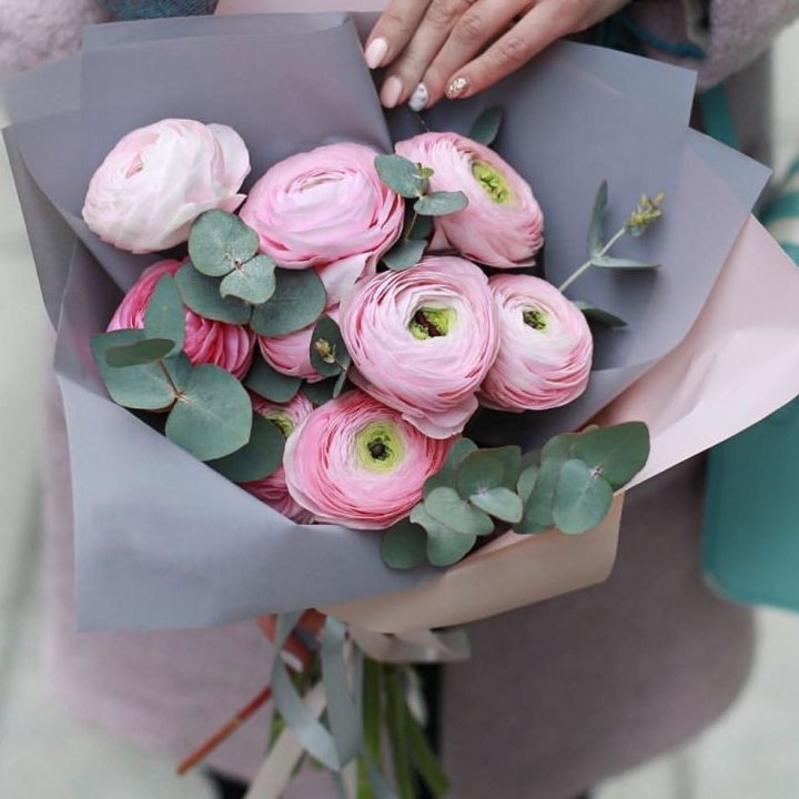 Ранункулюсы с эвкалиптом №1 в Томске