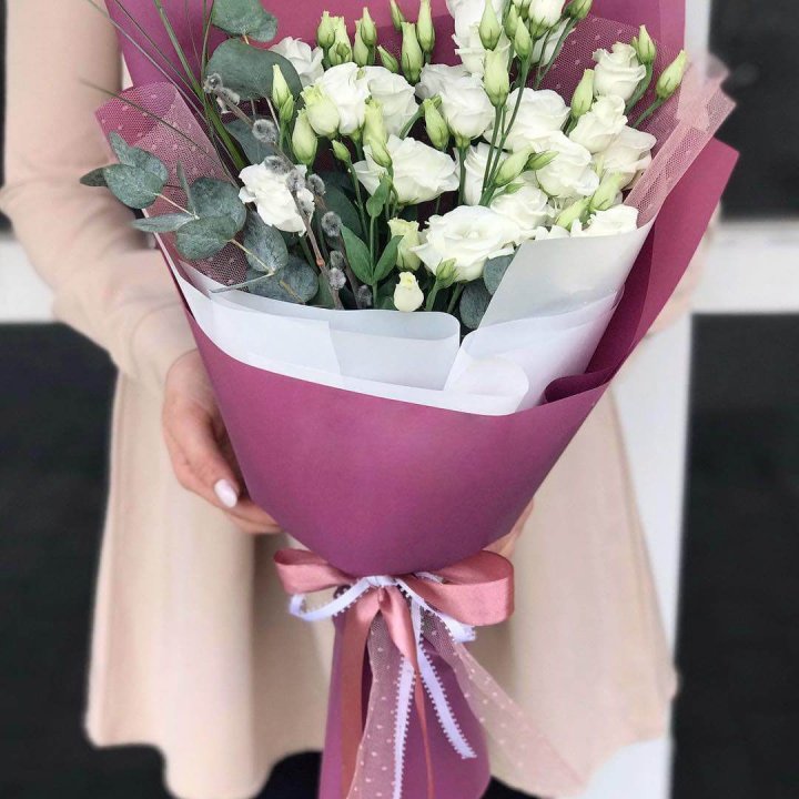 Эустомы с эвкалиптом в Томске