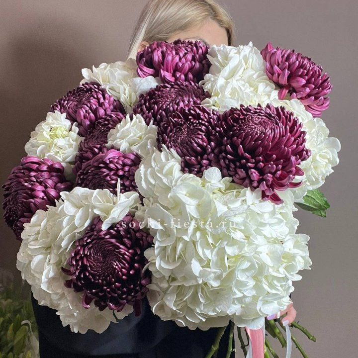 Охапка Бигуди и гортензий в Томске