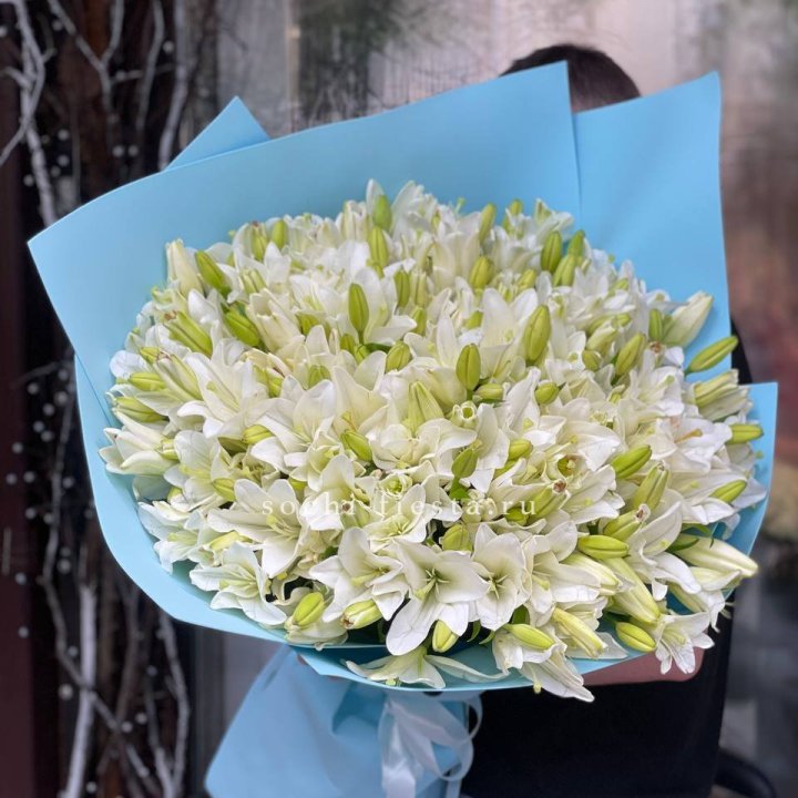 51 лилия в оформлении в Томске