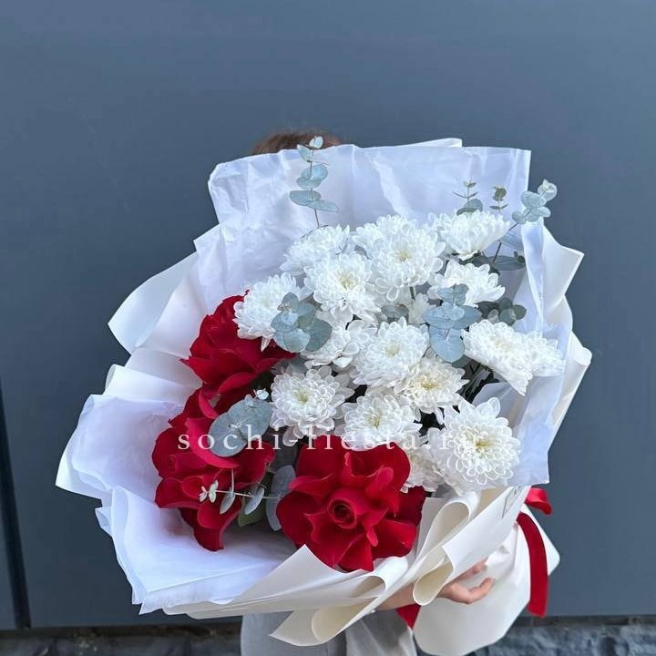 Дуо розы и хризантемы в Томске