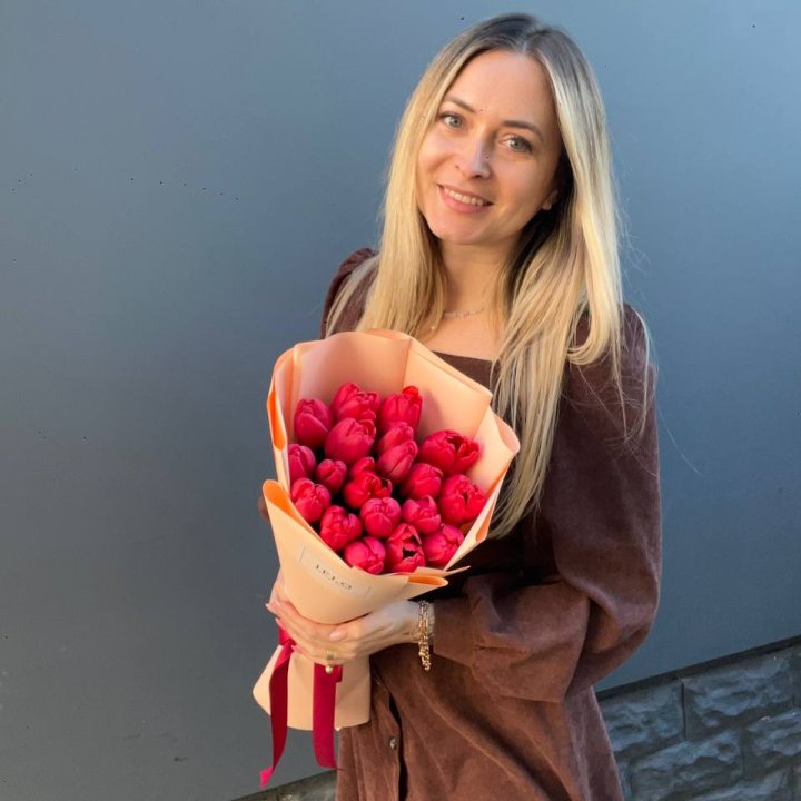  19 красных тюльпанов в Томске