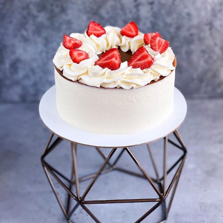 Торт "Клубника со сливками" в Томске