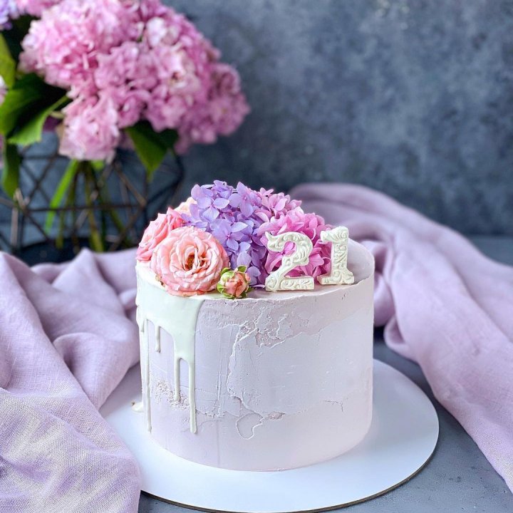 Торт с цифрой в Томске