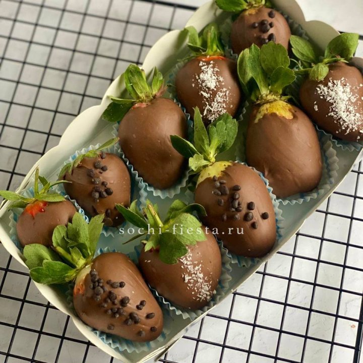 Клубника в шоколаде 10 ягод в Томске