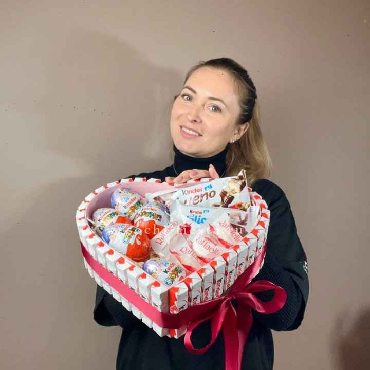 Подарочный набор сердце с Киндерами в Томске