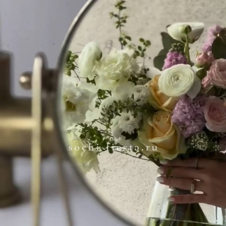 Цветочная подписка "Пакет средний" в Томске