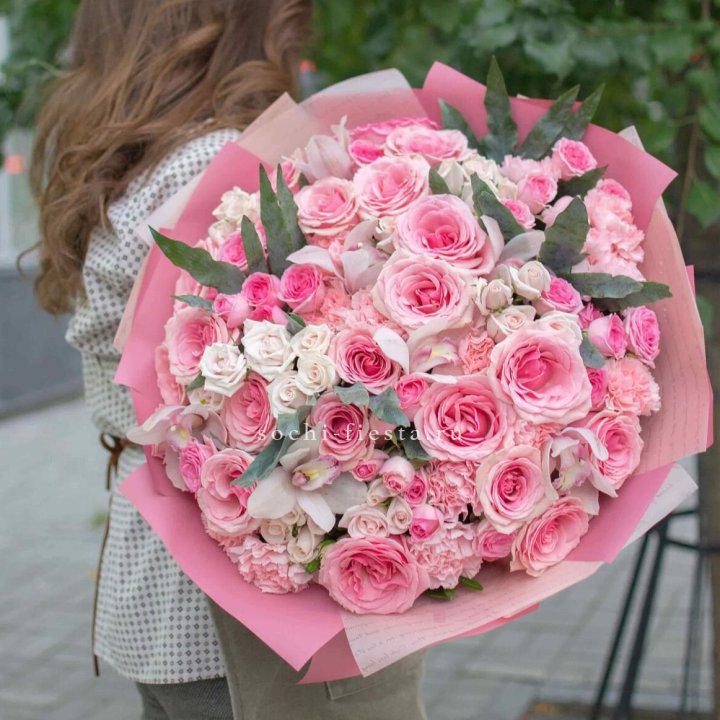 Дизайнерский букет "Барби" в Томске