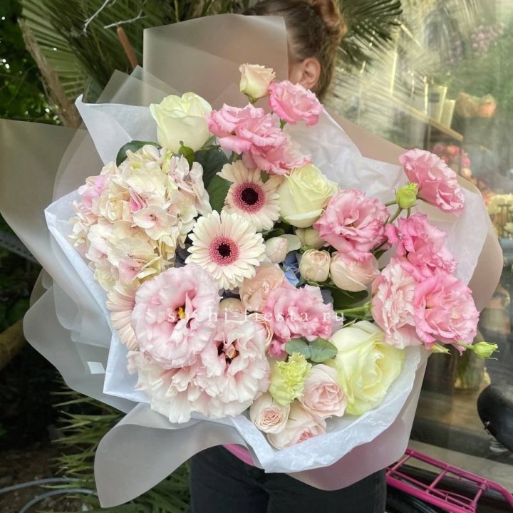 Дизайнерский букет "Лаундж пак" в Томске