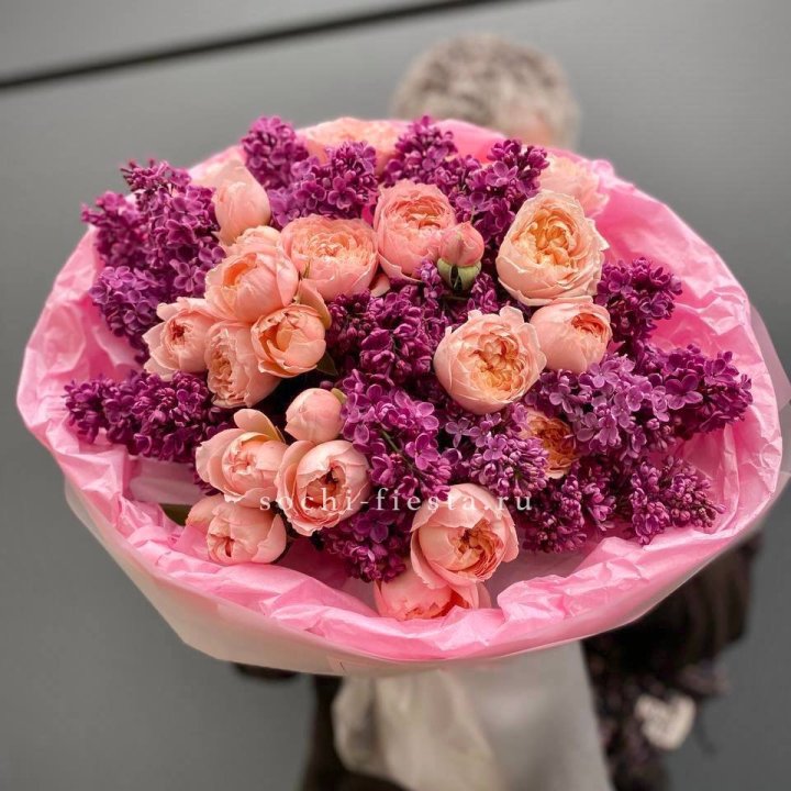  Дуо букет из кустовых роз и сирени в Томске