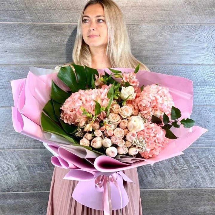 Дизайнерский букет "Валенсия-2" в Томске