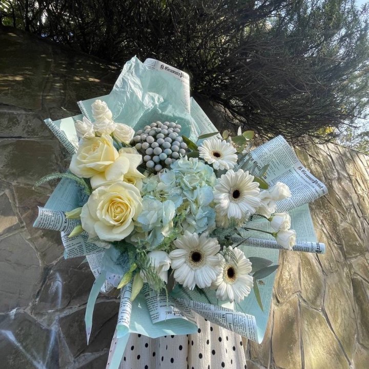 Дизайнерский букет "Линдж-блю" в Томске