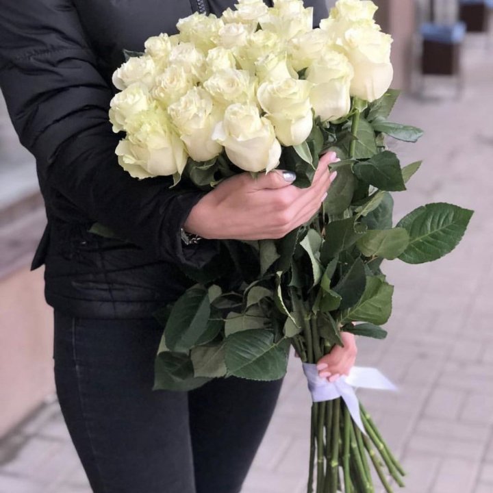 Голландские розы белые в Томске