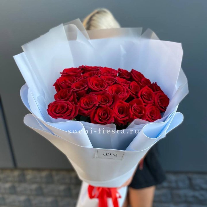 25 высоких роз  в Томске