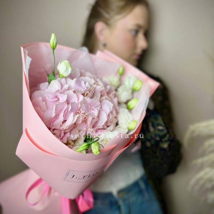 Букет с гортензией №2 в Томске