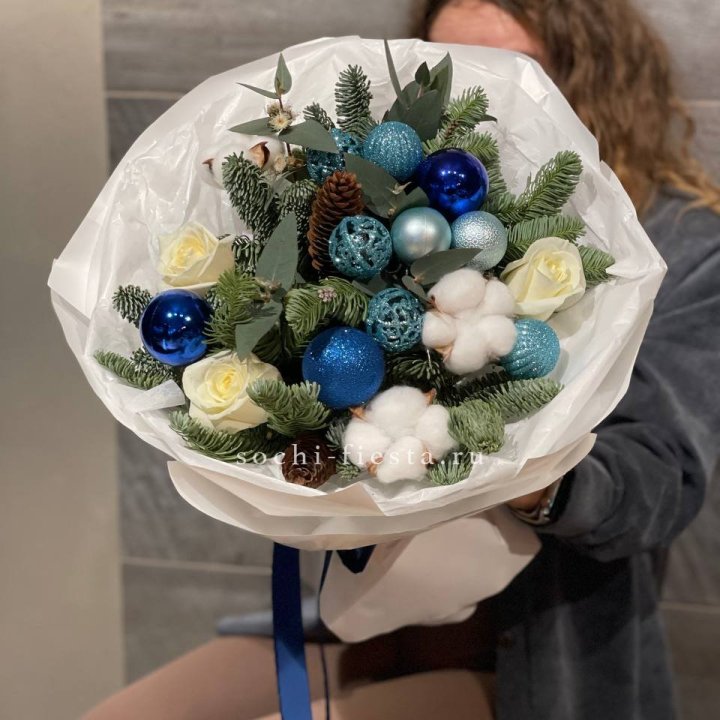 Новогодний букет "Синий иней" в Томске