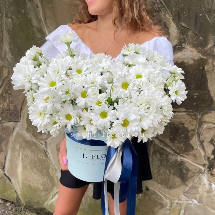 Коробка с хризантемами №2 в Томске