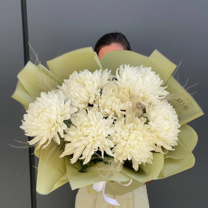 Букет одноголовых хризантем  в Томске