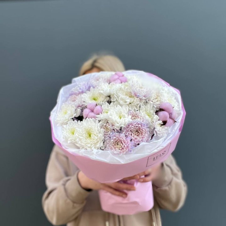 7 нежных хризантем в Томске