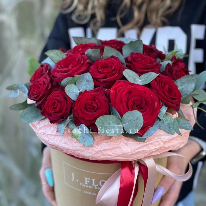 21 Красная роза в боксе №1 в Томске