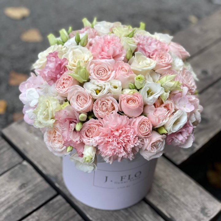 Цветочный бокс "Люксур" в Томске