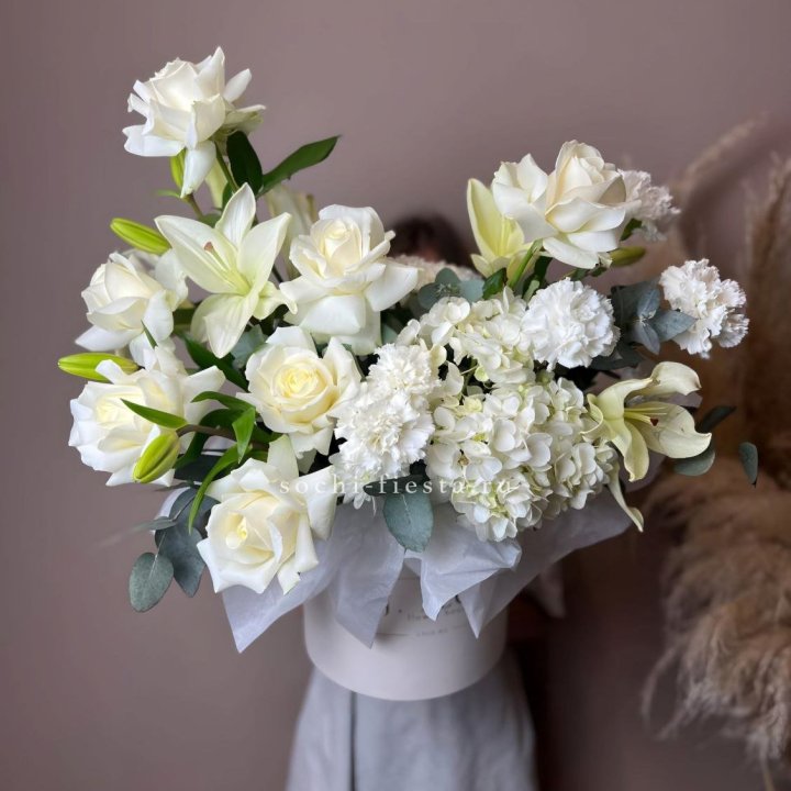 Цветочный бокс "Вайт дримс" в Томске