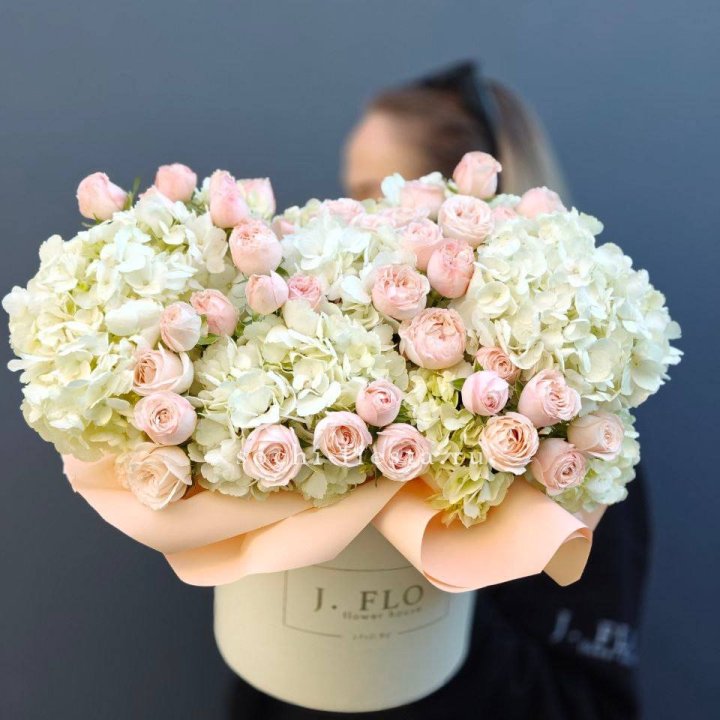 Дизайнерский бокс "Изабелла" в Томске