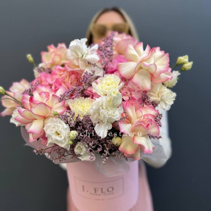 Цветочная композиция "Глория" в боксе в Томске