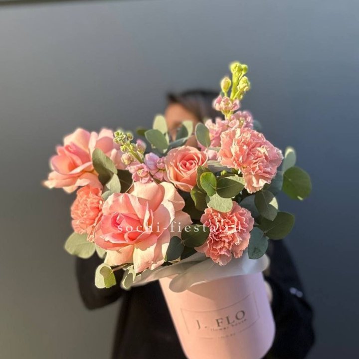 Цветы в боксе "Сизара" в Томске