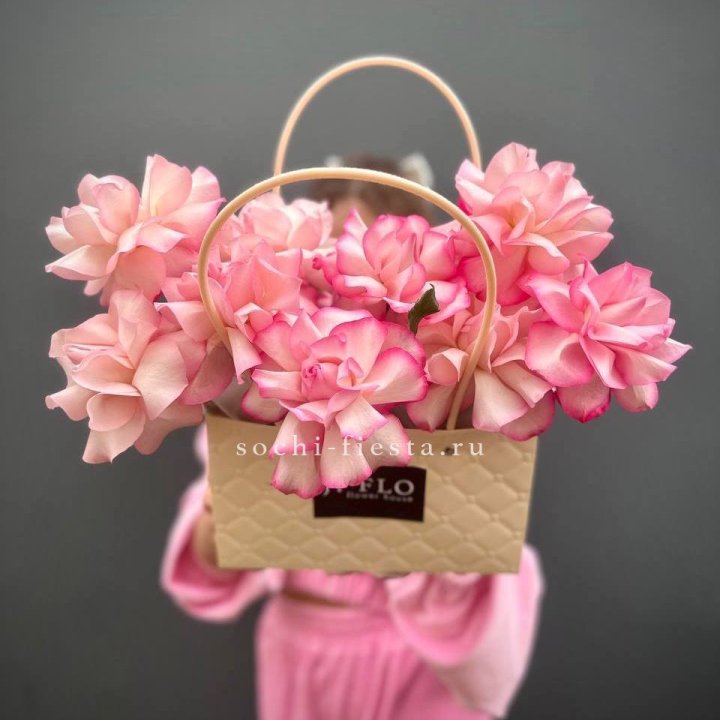 Сумочка розовых роз Венди в Томске