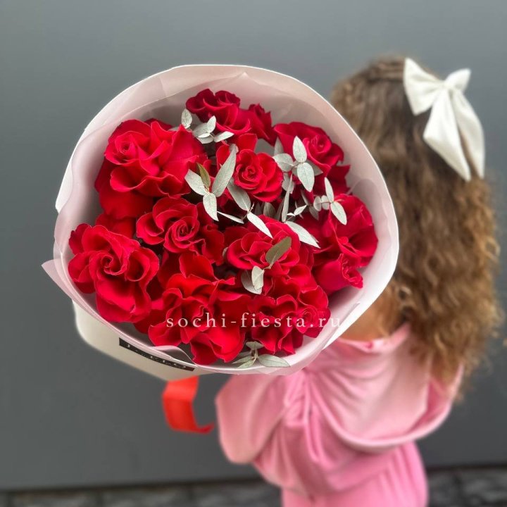 11 Красных французских роз в Томске