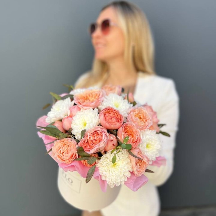 Нежная коробка с цветами в Томске