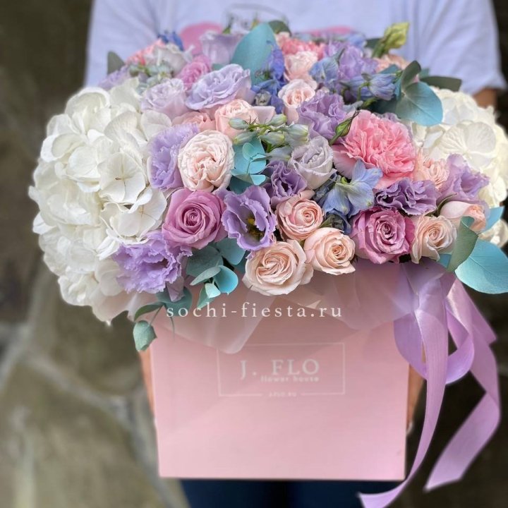 Цветочный бокс макси каб в Томске