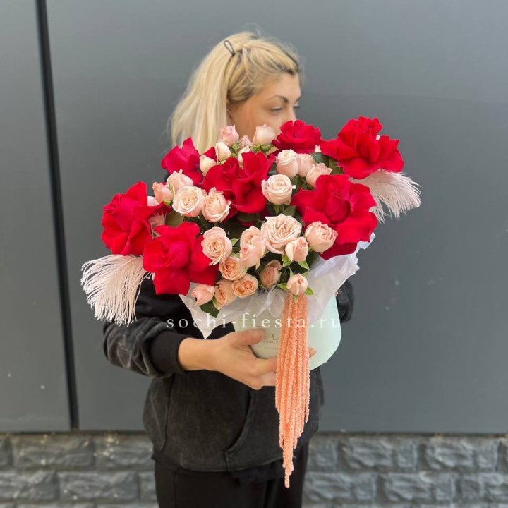 Бокс с нежными розами  в Томске