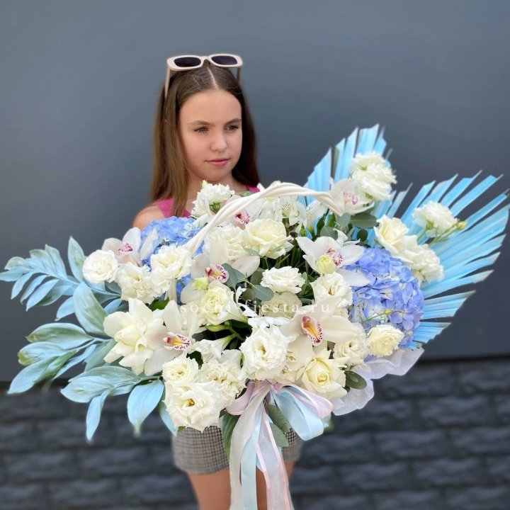 Цветочная корзина "Блю винч" в Томске