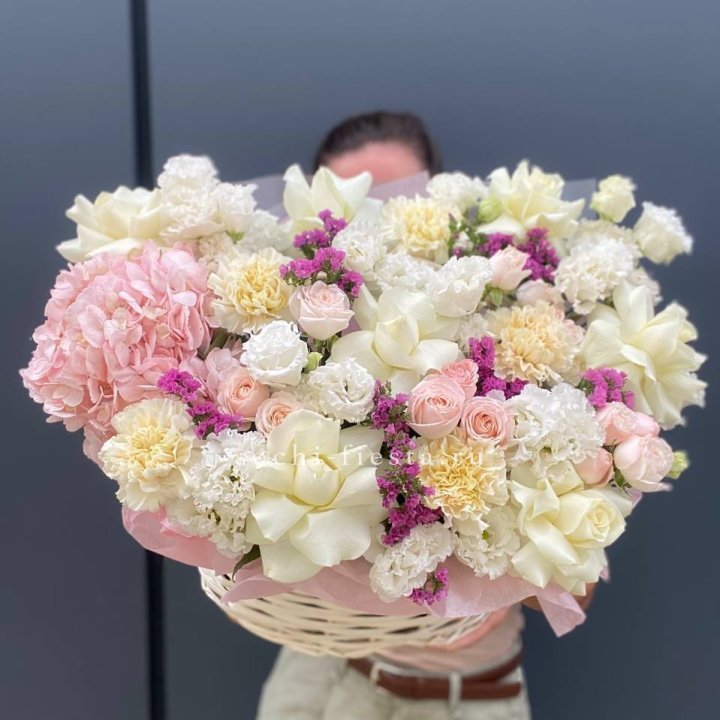 Корзина "Воздушная нежность" в Томске