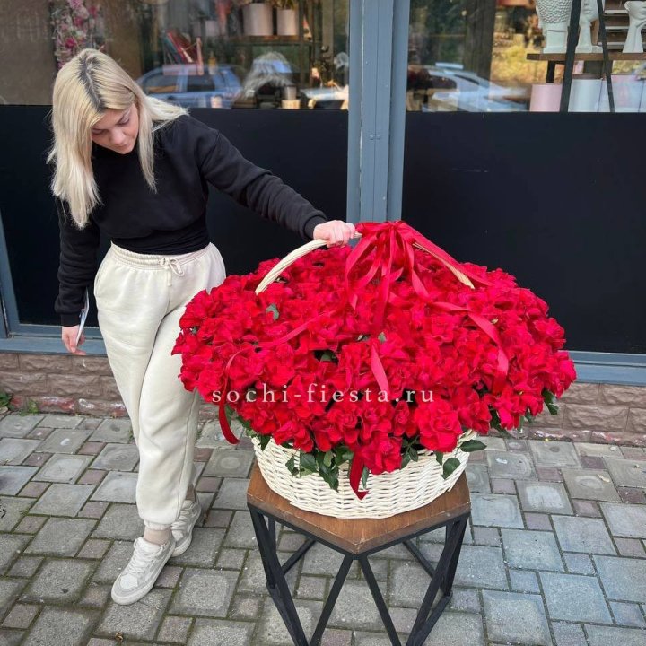 201 французская красная роза в Томске