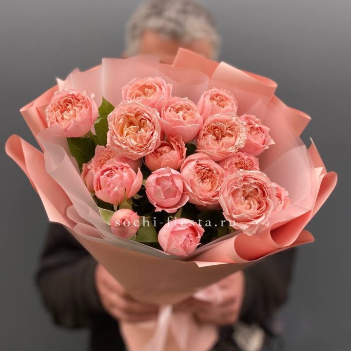 Букет комплимент из кустовых роз Джульетта в Томске