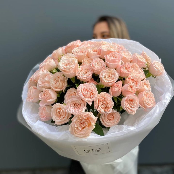 Букет кустовых роз Бомбастик в Томске