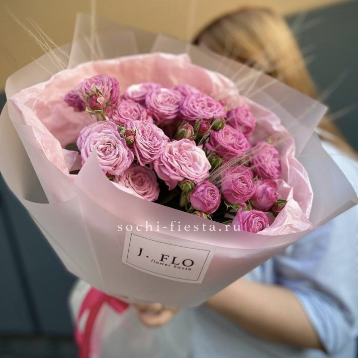 Пионовидные розы Мадам Бомбастик Pink в Томске