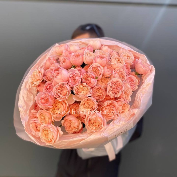 Букет из 21 пионовидной розы Джульетта в Томске