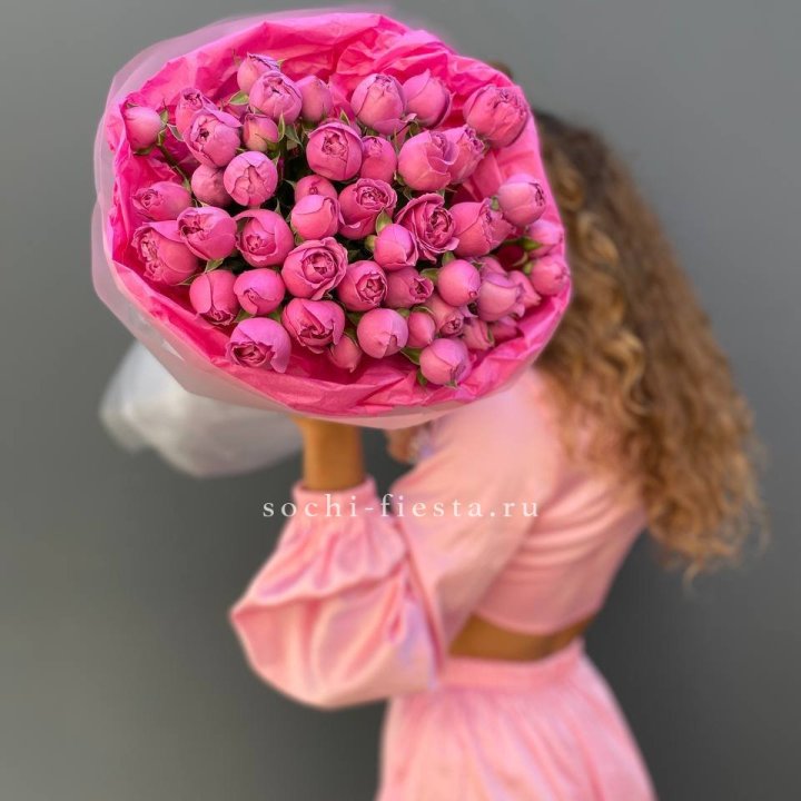 Букет из пионовидных роз  в Томске